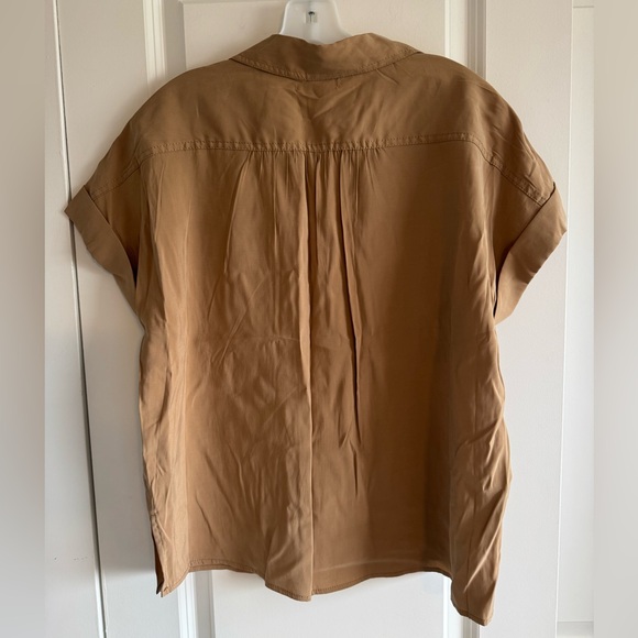 Max Studio Short-Sleeve Utility Blouse in Camel - Picture 4 of 4